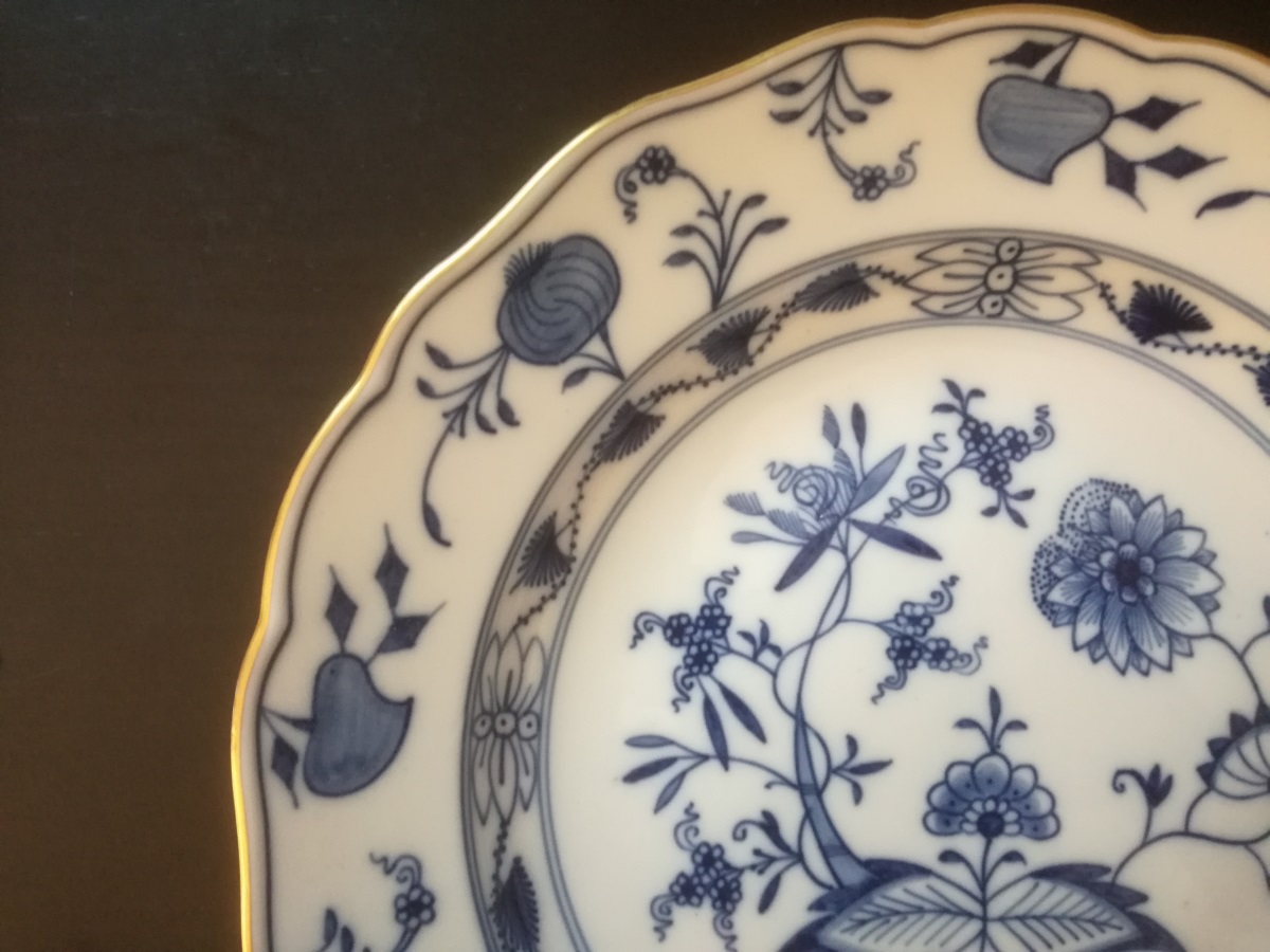 Zwiebelmuster-Teller mit Goldrand Zwiebelmuster-Teller mit Goldrand